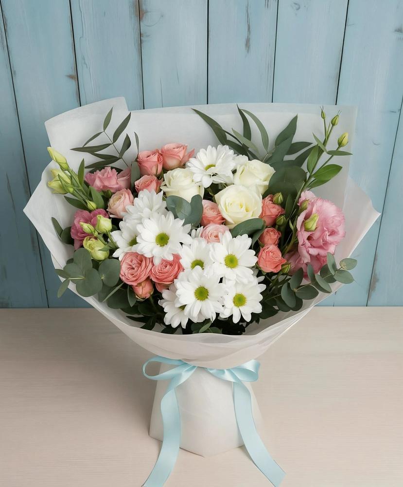 Букет цветов из: Розы, Лизиантусы и Хризантемы в Оболенске