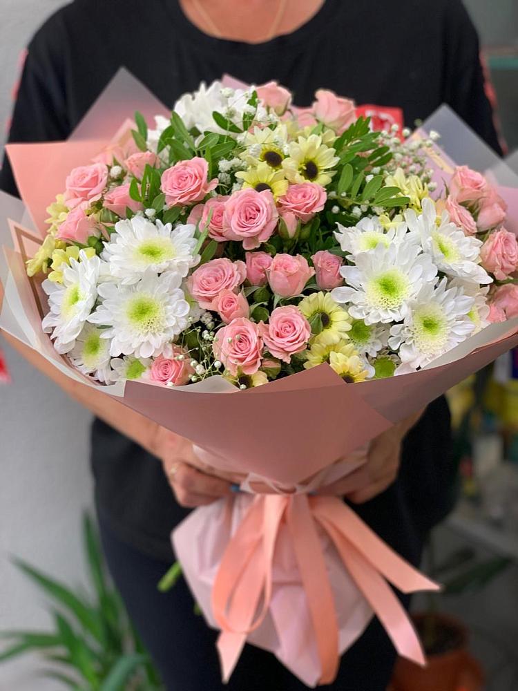 Букет цветов из: Розы и Хризантемы в Оболенске