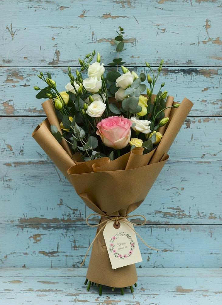 Букет цветов из: Розы и Лизиантусы в Оболенске