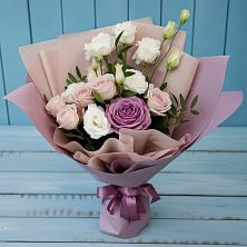 Букет цветов из:  Розы и Лизиантусы в Оболенске