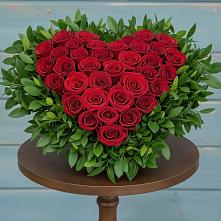 Цветочная композиция из Розы в виде сердца в Оболенске