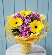 Букет цветов из:  Хризантемы и Герберы в Оболенске