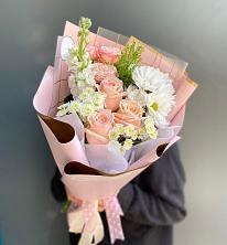 Букет цветов из:  Хризантемы и Розы в Оболенске