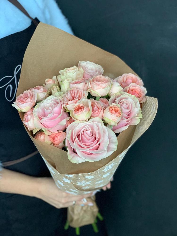 Букет цветов из: Хризантемы и Розы в Оболенске