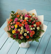 Букет Микс из разноцветных кустовых роз в Оболенске